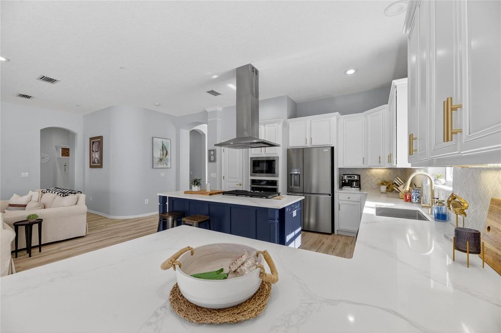 Image 24 of property listing at 5240 BRIGHTON SHORE DRIVE, Apollo Beach, FL 33572