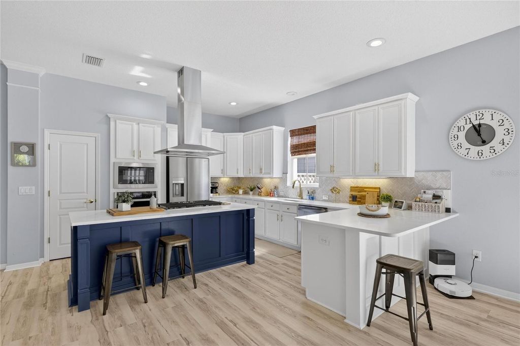 Image 25 of property listing at 5240 BRIGHTON SHORE DRIVE, Apollo Beach, FL 33572