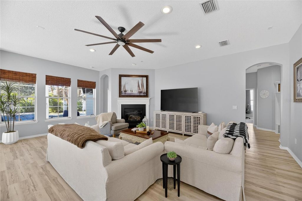 Image 31 of property listing at 5240 BRIGHTON SHORE DRIVE, Apollo Beach, FL 33572