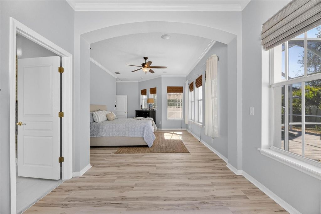 Image 37 of property listing at 5240 BRIGHTON SHORE DRIVE, Apollo Beach, FL 33572