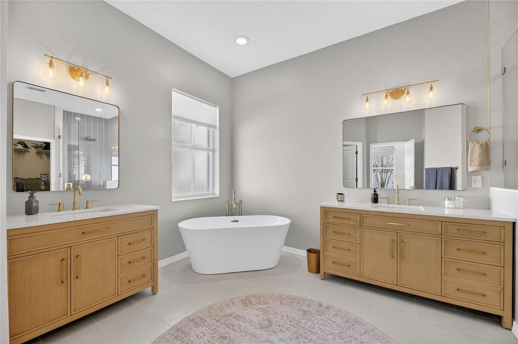 Image 39 of property listing at 5240 BRIGHTON SHORE DRIVE, Apollo Beach, FL 33572