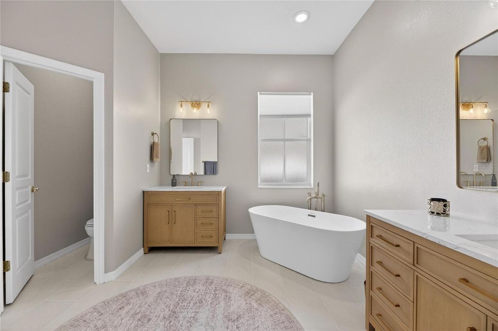 Image 40 of property listing at 5240 BRIGHTON SHORE DRIVE, Apollo Beach, FL 33572