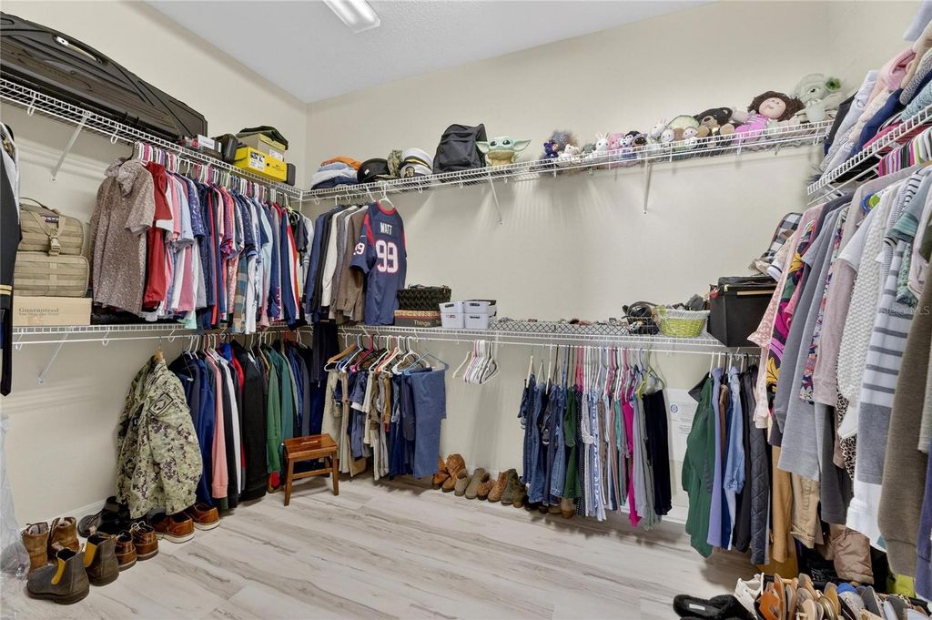 Image 46 of property listing at 5240 BRIGHTON SHORE DRIVE, Apollo Beach, FL 33572