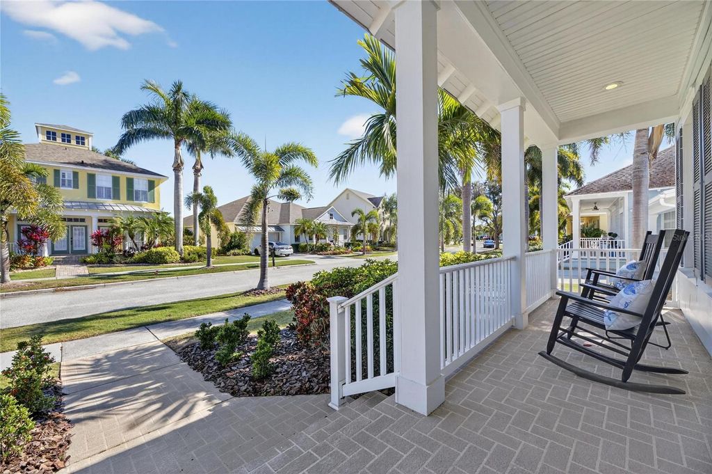 Image 8 of property listing at 5240 BRIGHTON SHORE DRIVE, Apollo Beach, FL 33572
