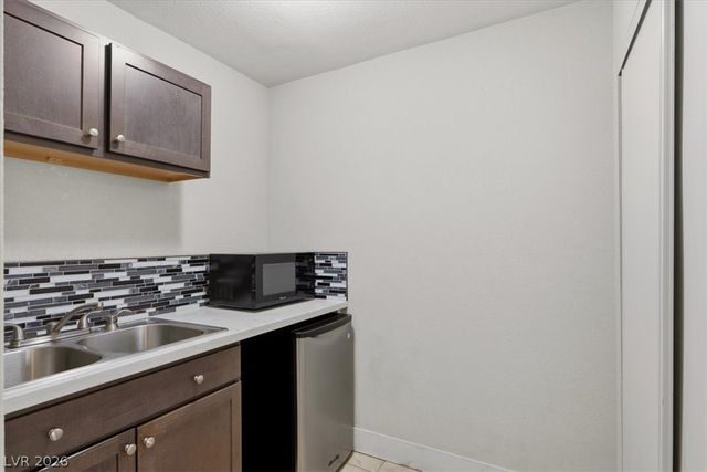 1344 White Drive, Las Vegas, NV 89119