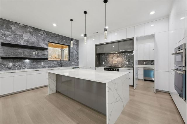 21 Rocky Ridge Way, Auburn, GA 30011