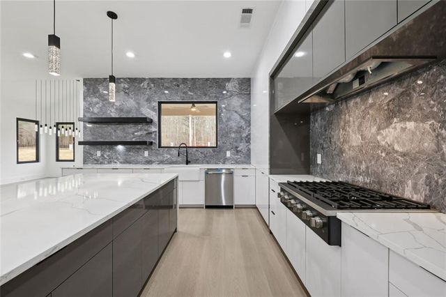 21 Rocky Ridge Way, Auburn, GA 30011