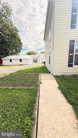 19 E BURD ST, Shippensburg, PA 17257
