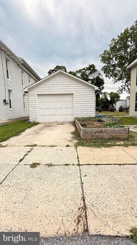 19 E BURD ST, Shippensburg, PA 17257