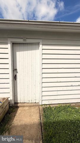 19 E BURD ST, Shippensburg, PA 17257