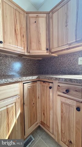 19 E BURD ST, Shippensburg, PA 17257