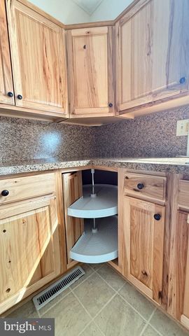 19 E BURD ST, Shippensburg, PA 17257