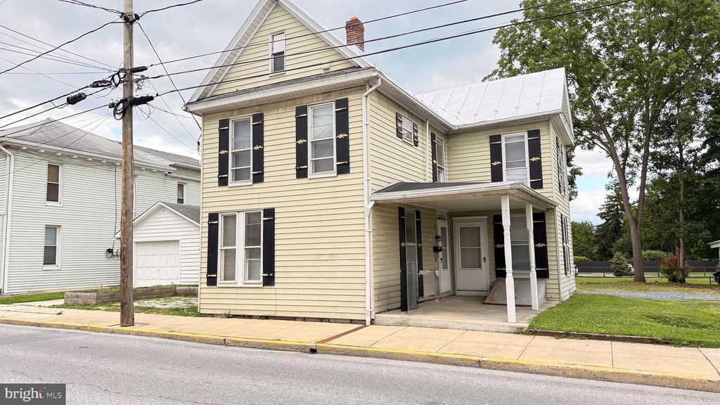 19 E BURD ST, Shippensburg, PA 17257