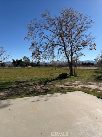 9047 10th Ave, Hesperia, CA 92345