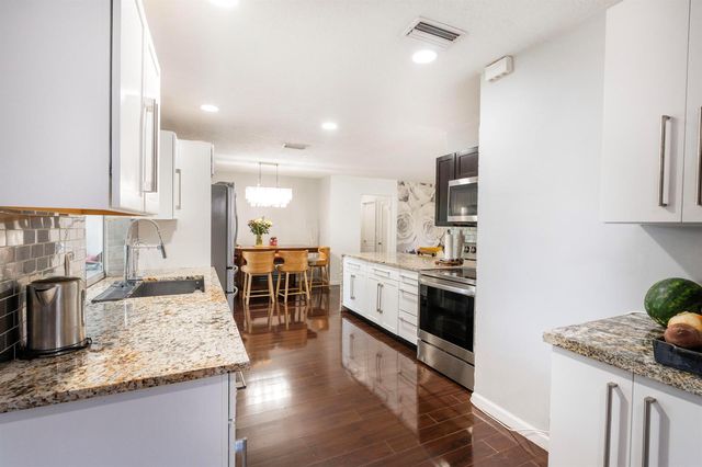 2141 N 56th Avenue, Hollywood, FL 33021