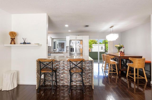 2141 N 56th Avenue, Hollywood, FL 33021