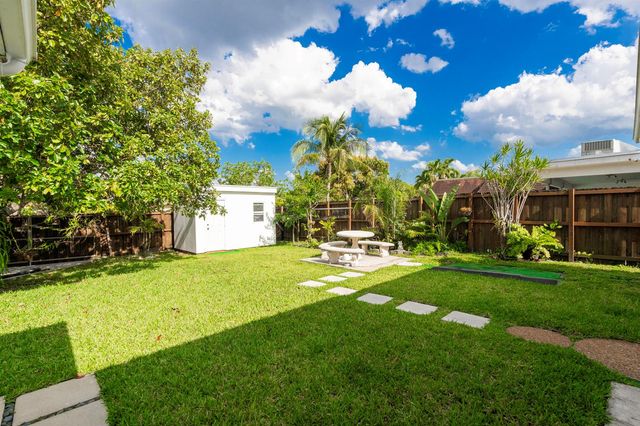 2141 N 56th Avenue, Hollywood, FL 33021