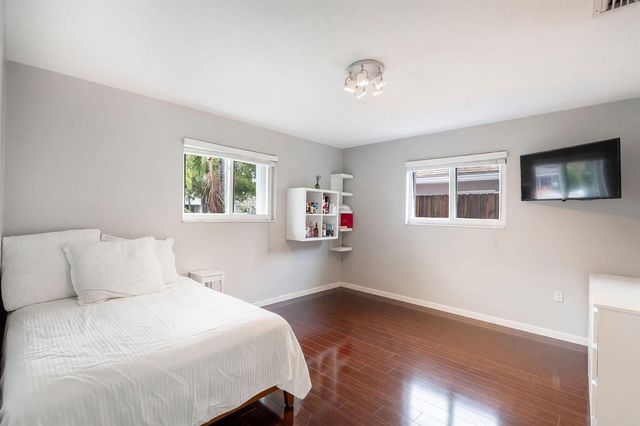 2141 N 56th Avenue, Hollywood, FL 33021