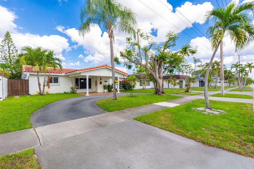 2141 N 56th Avenue, Hollywood, FL 33021