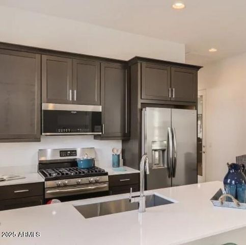 8014 W ROWEL Road, Peoria, AZ 85383