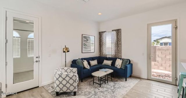 8014 W ROWEL Road, Peoria, AZ 85383