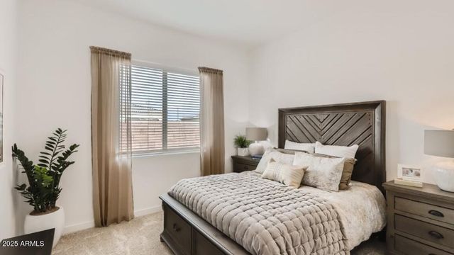 8014 W ROWEL Road, Peoria, AZ 85383