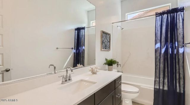 8014 W ROWEL Road, Peoria, AZ 85383