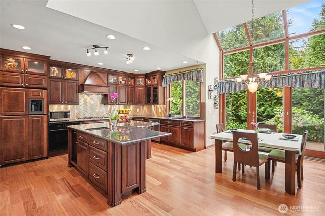 16657 SE 49th Street, Bellevue, WA 98006