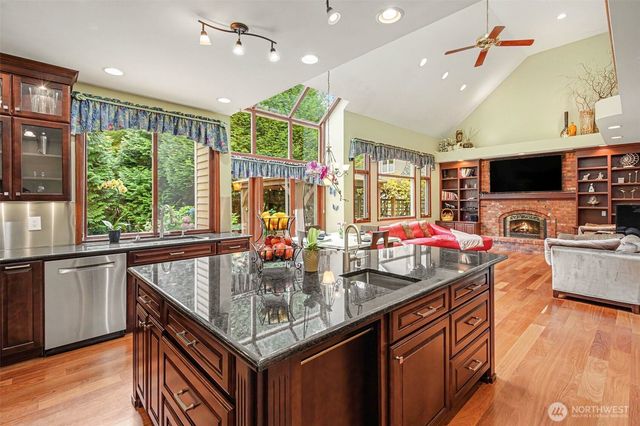 16657 SE 49th Street, Bellevue, WA 98006