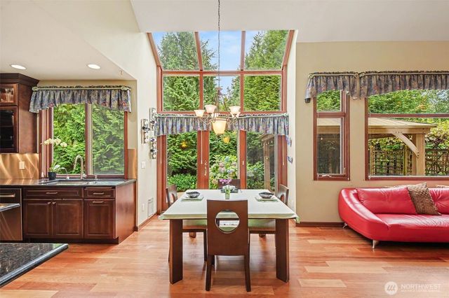 16657 SE 49th Street, Bellevue, WA 98006