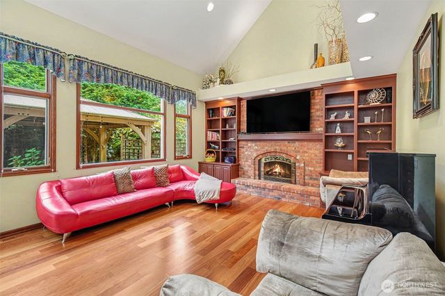 16657 SE 49th Street, Bellevue, WA 98006