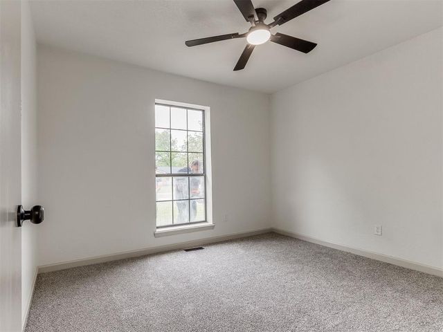 1032 Harrison Street, Harrah, OK 73045