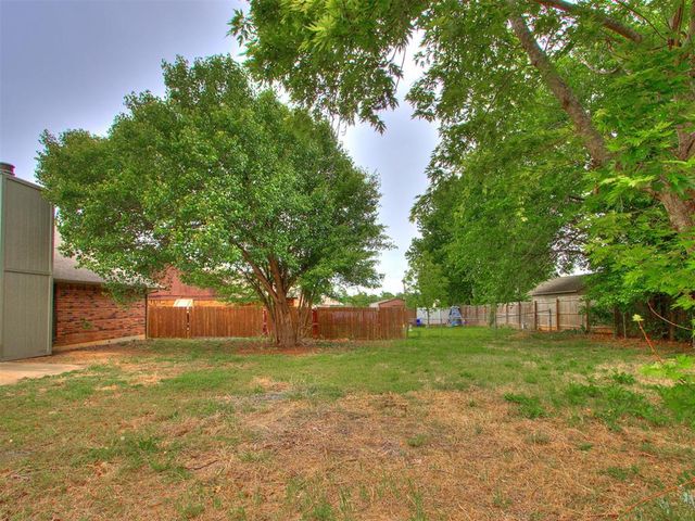 1032 Harrison Street, Harrah, OK 73045