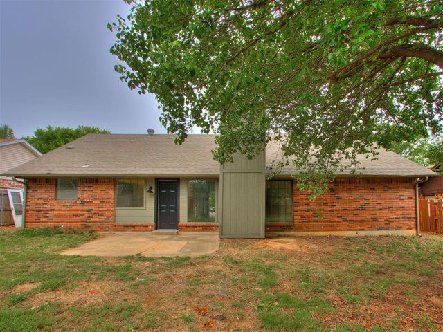 1032 Harrison Street, Harrah, OK 73045
