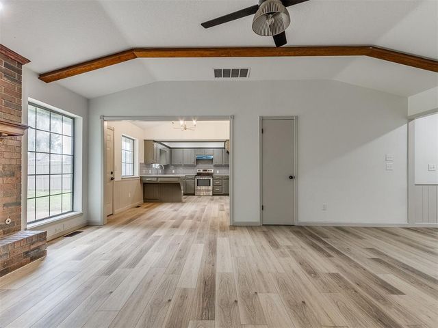 1032 Harrison Street, Harrah, OK 73045