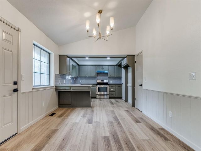 1032 Harrison Street, Harrah, OK 73045
