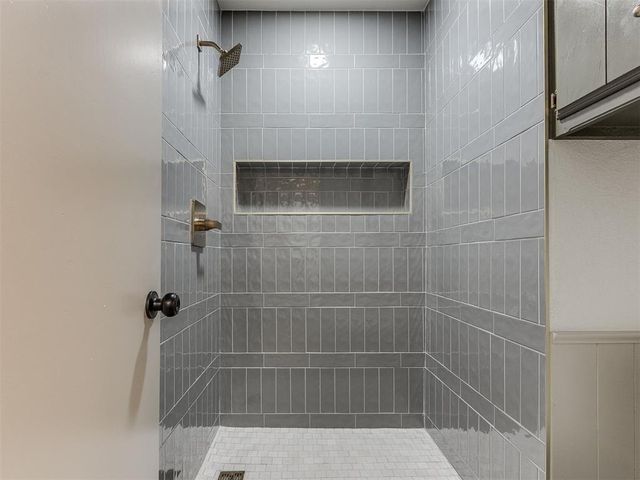1032 Harrison Street, Harrah, OK 73045