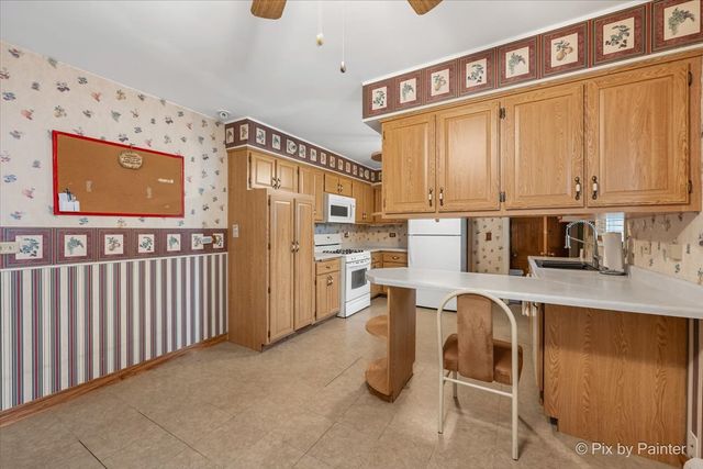3717 Grandmore Avenue, Gurnee, IL 60031