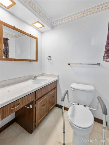 3717 Grandmore Avenue, Gurnee, IL 60031