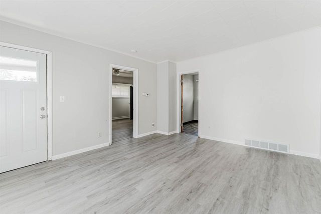 702 W 11TH AVENUE, Oshkosh, WI 54902