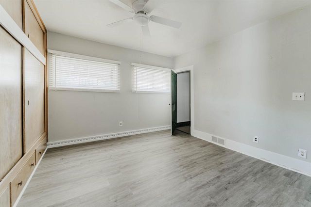 702 W 11TH AVENUE, Oshkosh, WI 54902
