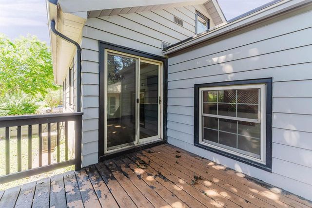 702 W 11TH AVENUE, Oshkosh, WI 54902
