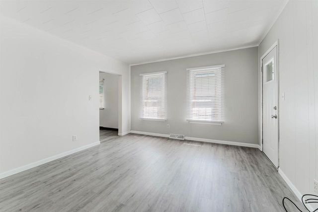 702 W 11TH AVENUE, Oshkosh, WI 54902