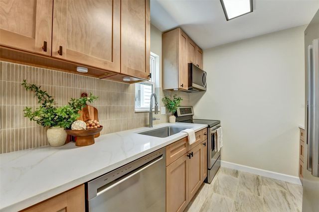 11906 DIETZ DRIVE 22, Tampa, FL 33626