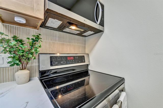 11906 DIETZ DRIVE 22, Tampa, FL 33626