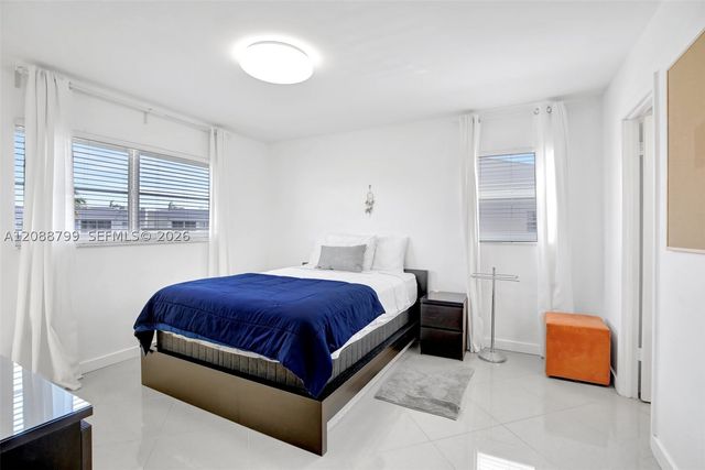 8400 Sunrise Lakes Blvd 312, Sunrise, FL 33322