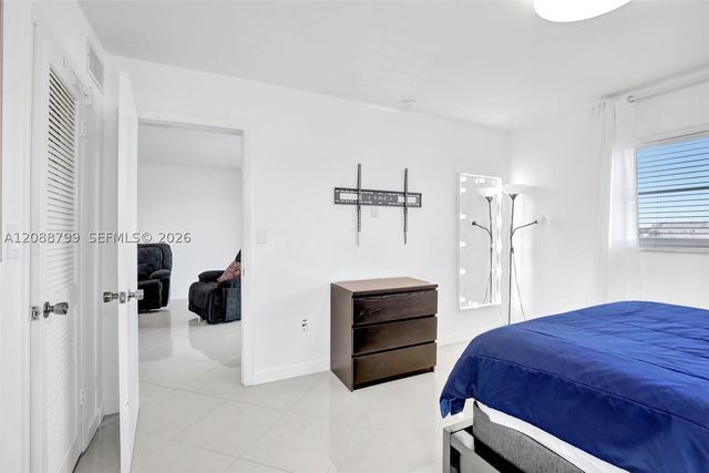 8400 Sunrise Lakes Blvd 312, Sunrise, FL 33322