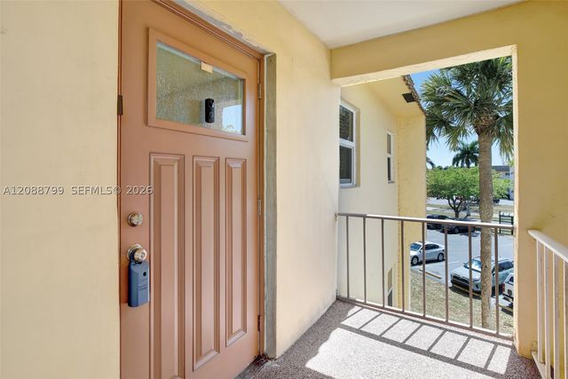8400 Sunrise Lakes Blvd 312, Sunrise, FL 33322