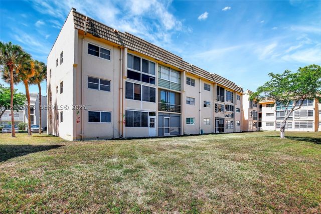 8400 Sunrise Lakes Blvd 312, Sunrise, FL 33322
