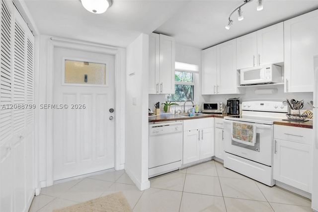 8400 Sunrise Lakes Blvd 312, Sunrise, FL 33322